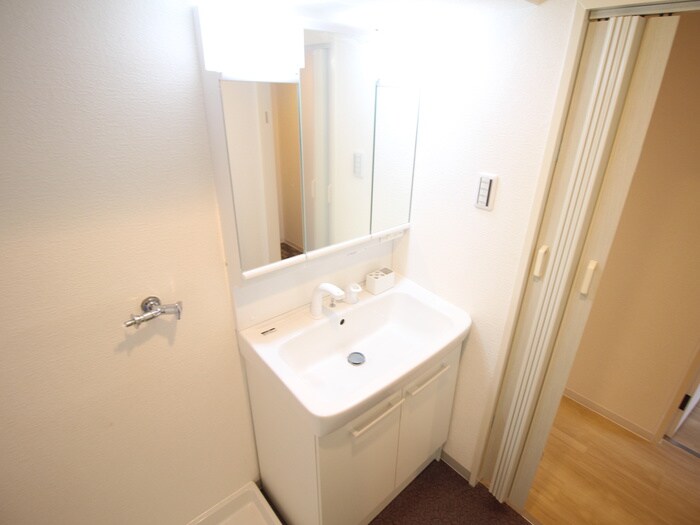 物件内観写真11　(洗面)
