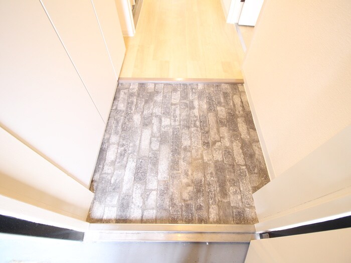 物件内観写真13　(玄関)