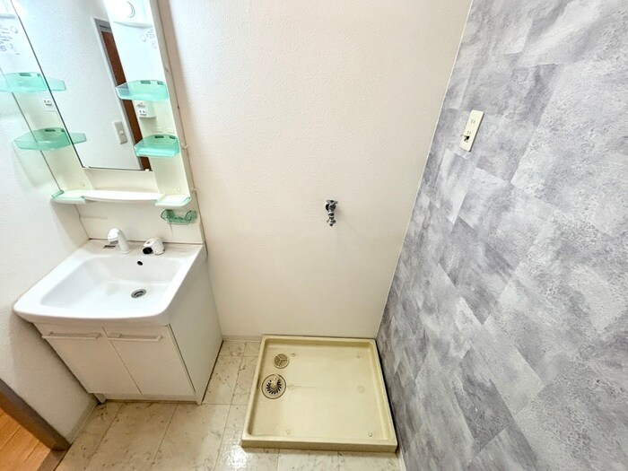 物件内観写真14　(洗濯機置場)