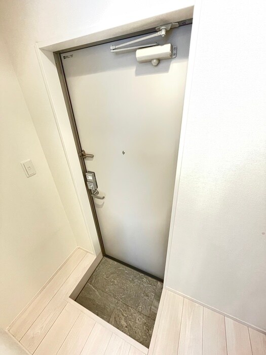 物件内観写真13　(玄関)