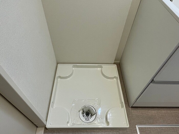 物件内観写真16　(洗濯機置場)