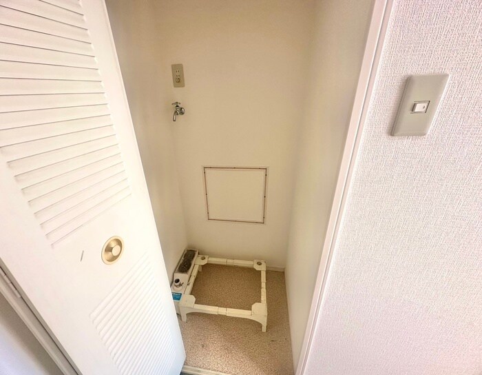 物件内観写真17　(洗濯機置場)