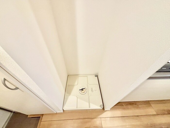 物件内観写真13　(洗濯機置場)