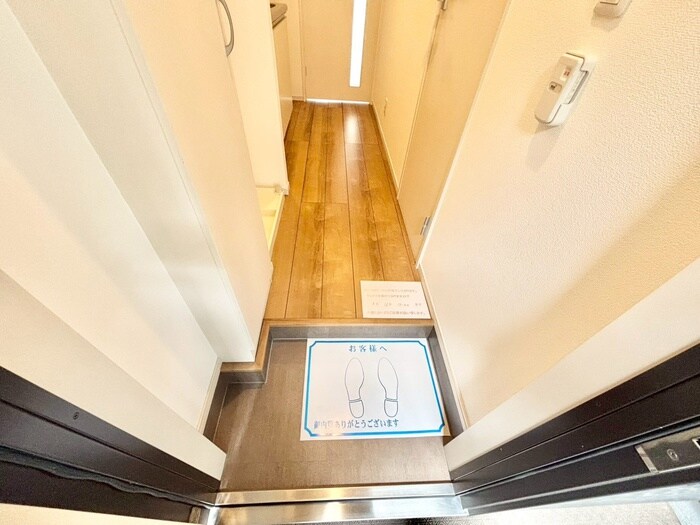 物件内観写真15　(玄関)