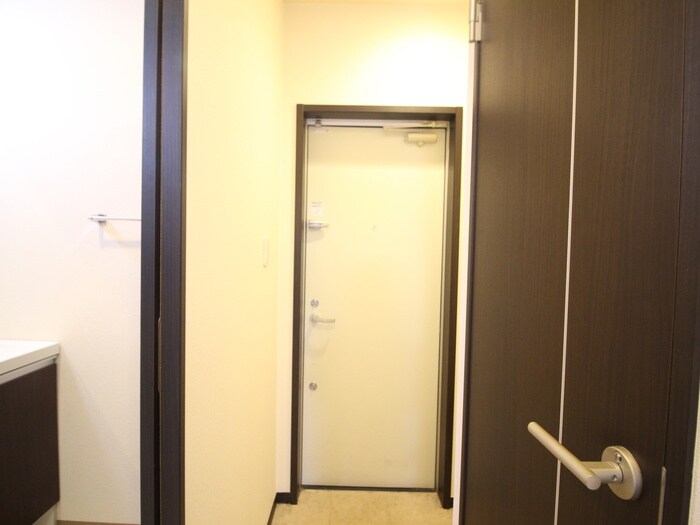 物件内観写真17　(玄関)