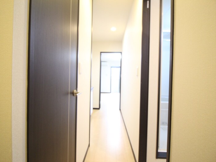 物件内観写真18　(廊下)
