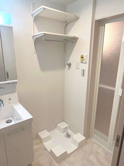 物件内観写真11　(洗濯機置場)