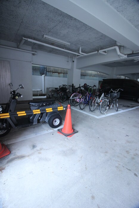 物件外観写真5　(駐輪場)