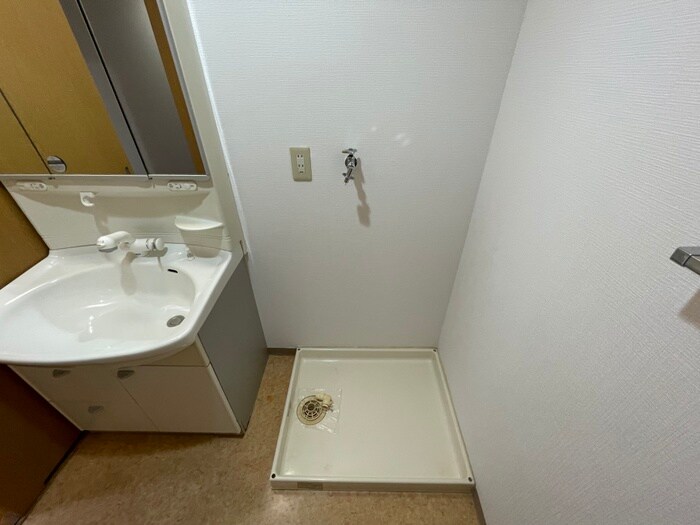 物件内観写真14　(洗濯機置場)