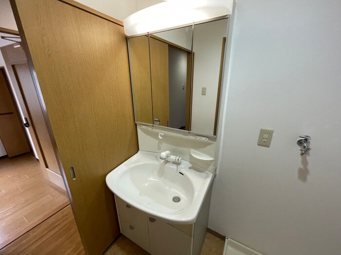 物件内観写真15　(洗面)