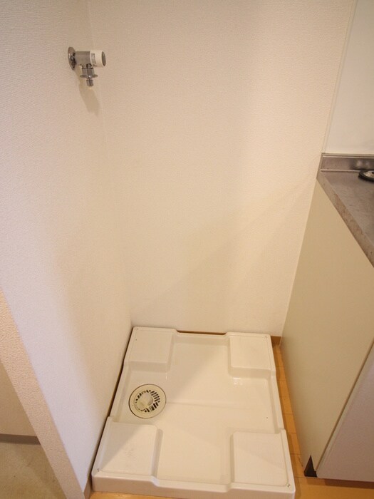 物件内観写真11　(洗濯機置場)