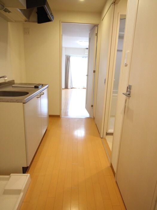 物件内観写真12　(廊下)