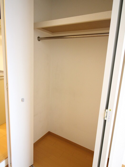 物件内観写真15　(収納)
