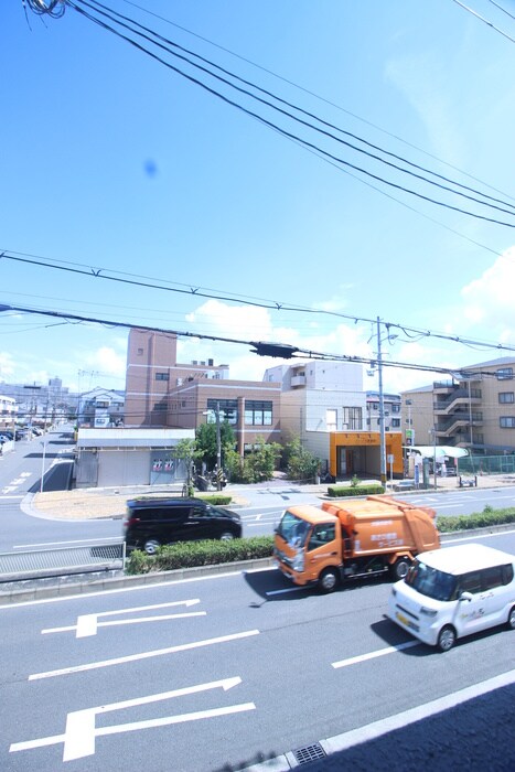 物件内観写真8　(室内からの展望)