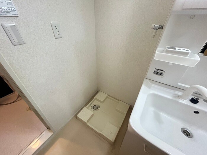 物件内観写真12　(洗濯機置場)