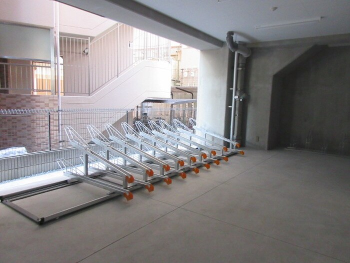 物件外観写真6　(駐輪場)