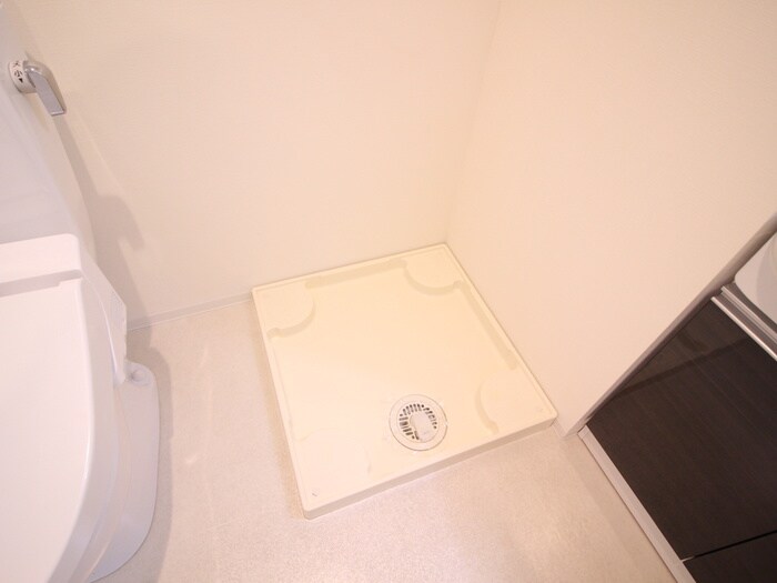 物件内観写真15　(洗濯機置場)