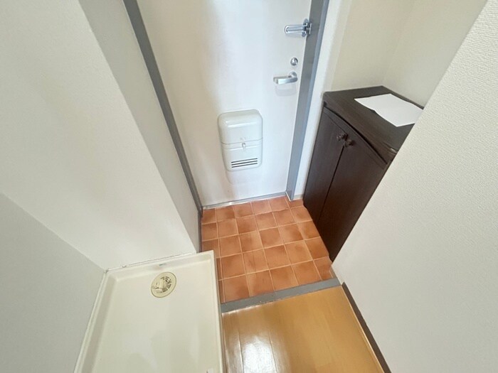 物件内観写真7　(玄関)