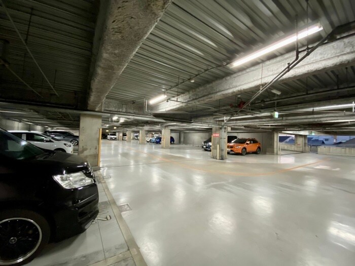 物件外観写真2　(駐車場)