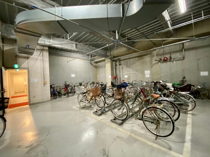 物件外観写真4　(駐輪場)