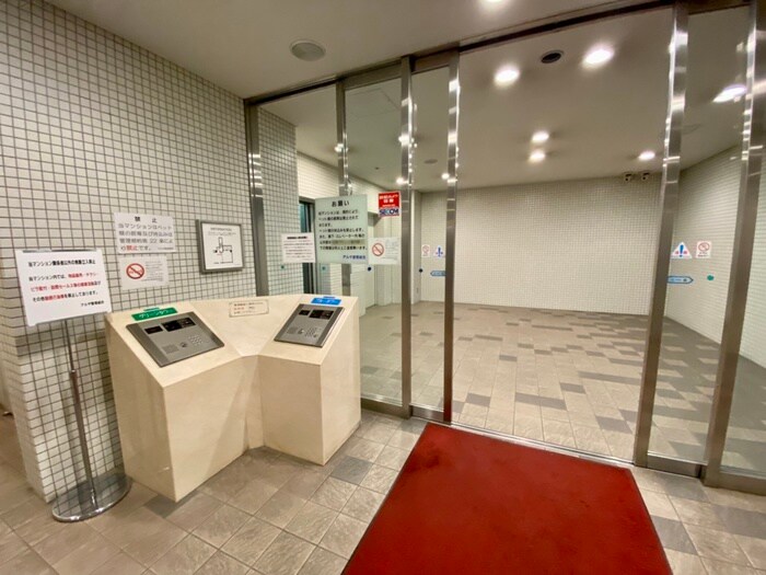 物件外観写真5　(エントランス部分)