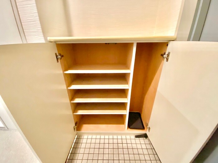 物件内観写真15　(靴箱)