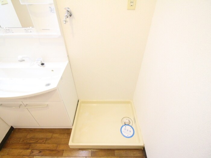 物件内観写真15　(洗濯機置場)