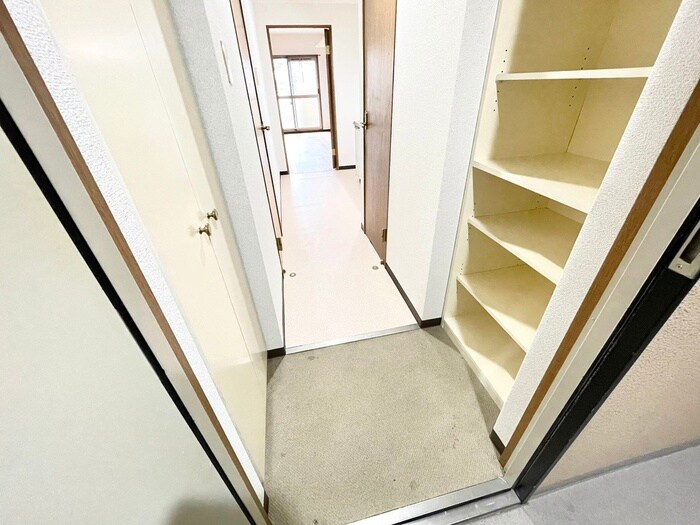 物件内観写真19　(玄関)