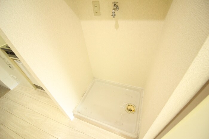 物件内観写真11　(洗濯機置場)