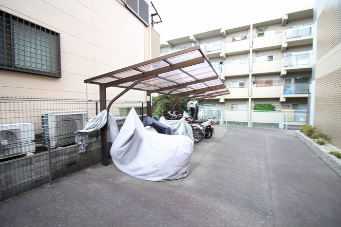 物件外観写真3　(駐輪場)