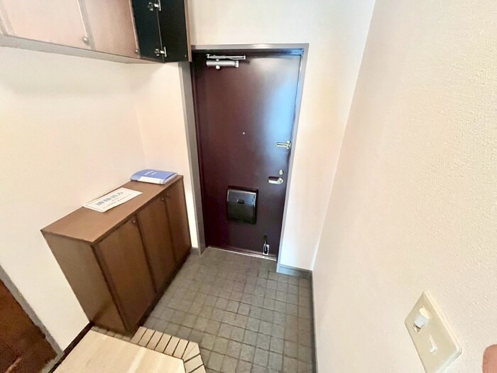 物件内観写真11　(玄関)