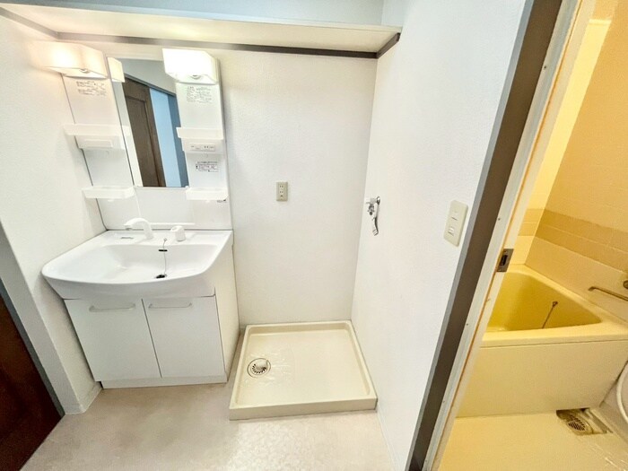 物件内観写真12　(洗濯機置場)