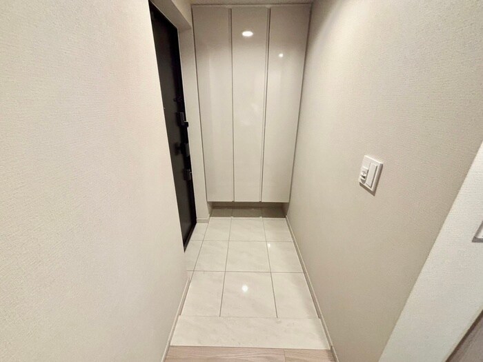 物件内観写真14　(玄関)