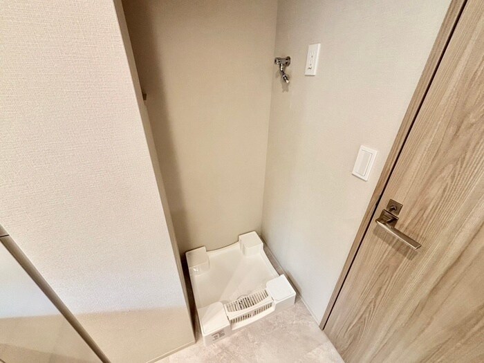 物件内観写真18　(洗濯機置場)