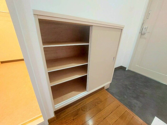 物件内観写真15　(靴箱)