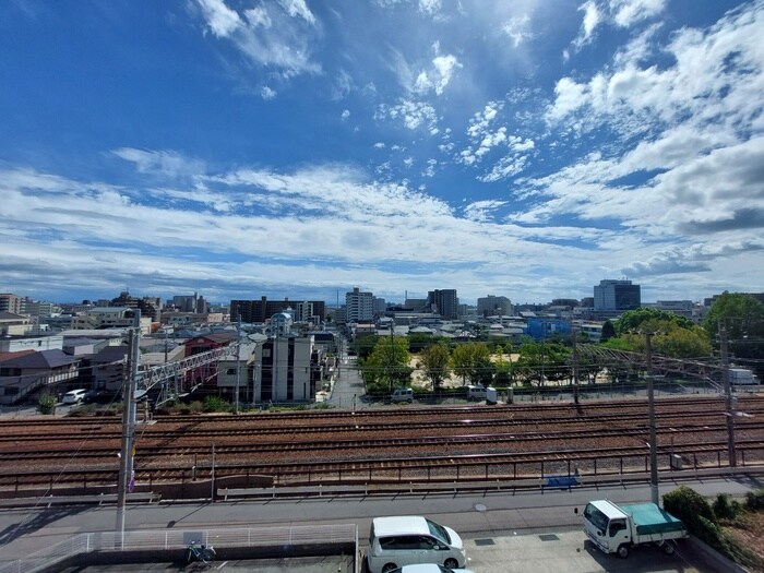 物件内観写真17　(室内からの展望)