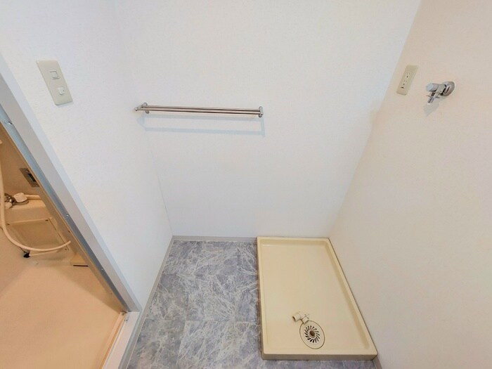 物件内観写真18　(洗濯機置場)