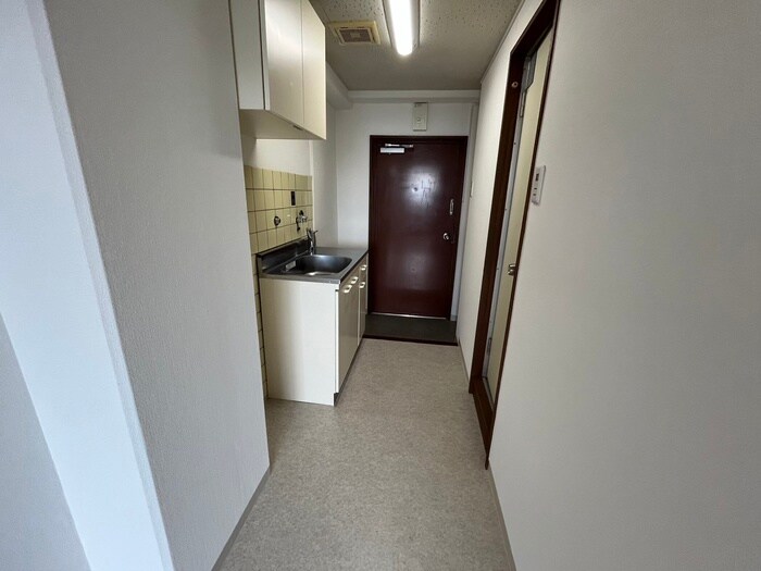 物件内観写真12　(廊下)