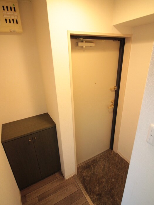 物件内観写真7　(玄関)