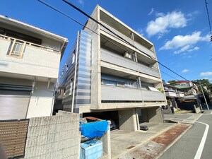 リバージュ甲子園口外観写真