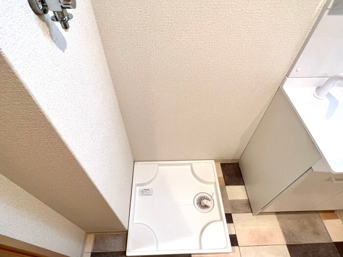 物件内観写真13　(洗濯機置場)