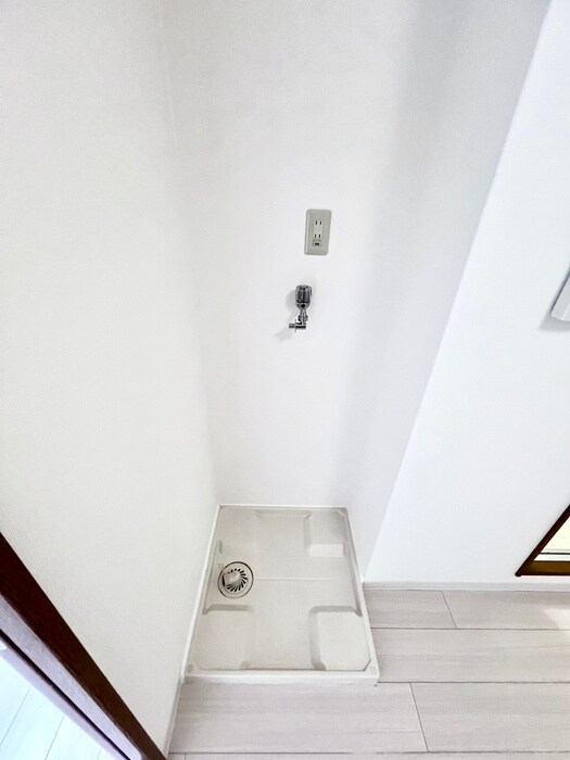 物件内観写真12　(洗濯機置場)