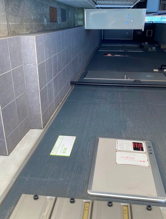 物件外観写真5　(エントランス部分)