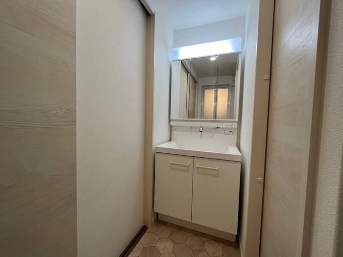 物件内観写真11　(洗面)