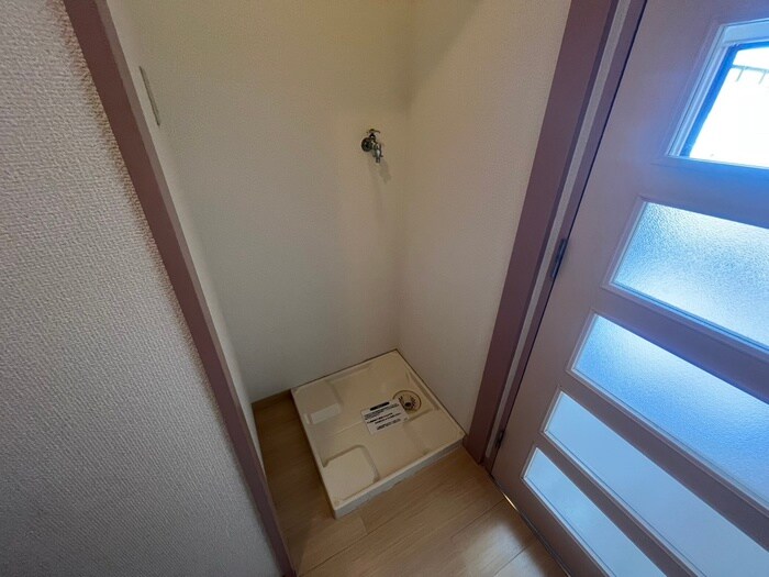 物件内観写真14　(洗濯機置場)