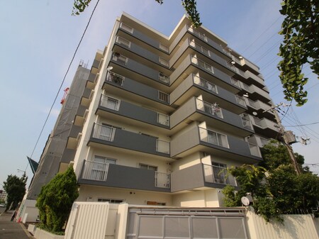 ﾏﾝｼｮﾝｴﾑｱﾝﾄﾞｴｯﾁ第三（３０１）外観写真