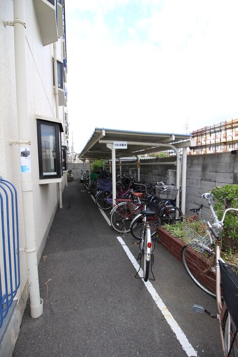 物件外観写真5　(駐輪場)