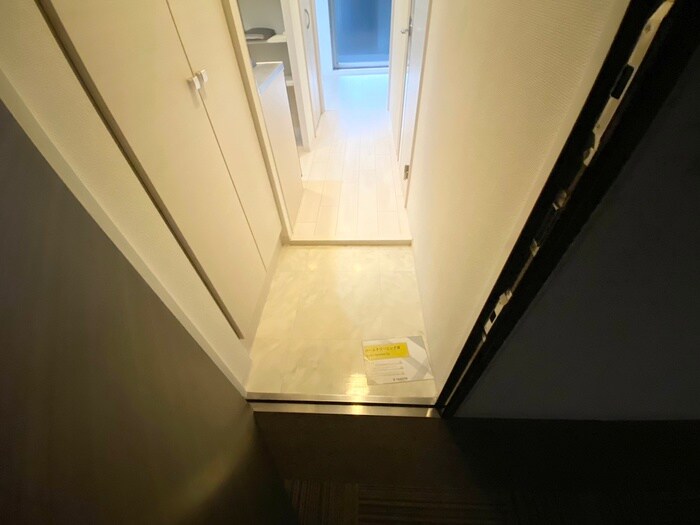 物件内観写真7　(玄関)
