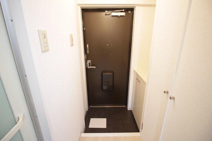 物件内観写真15　(玄関)