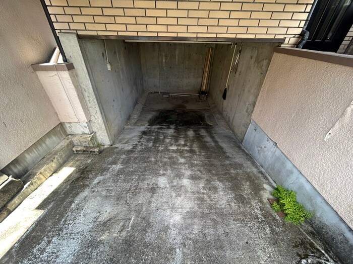 物件外観写真5　(駐車場)